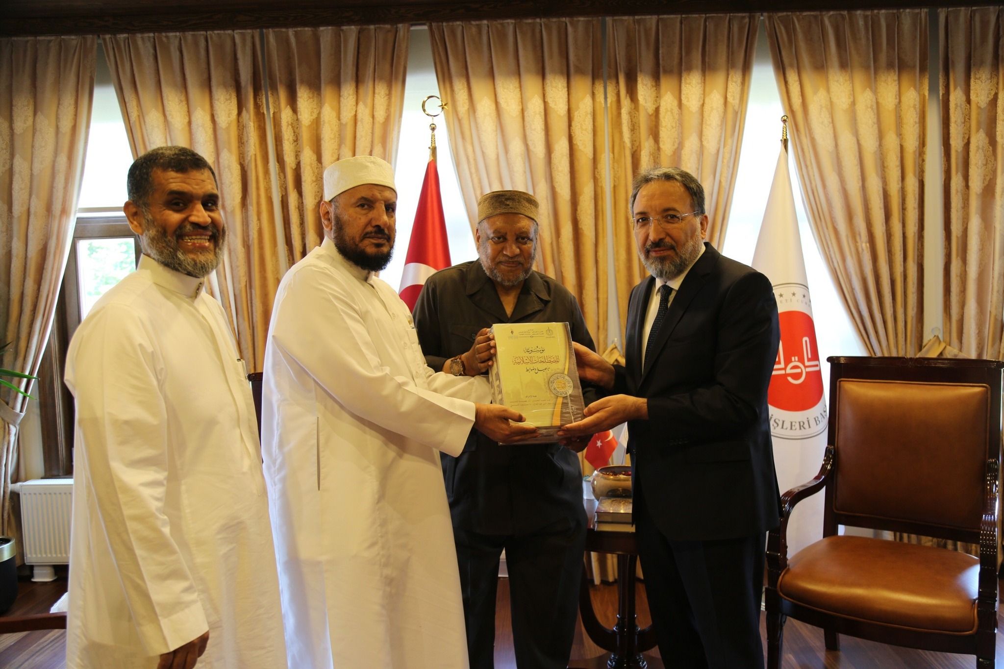 عصام ومفتي إسطنبول 1_20250802023700.jpg